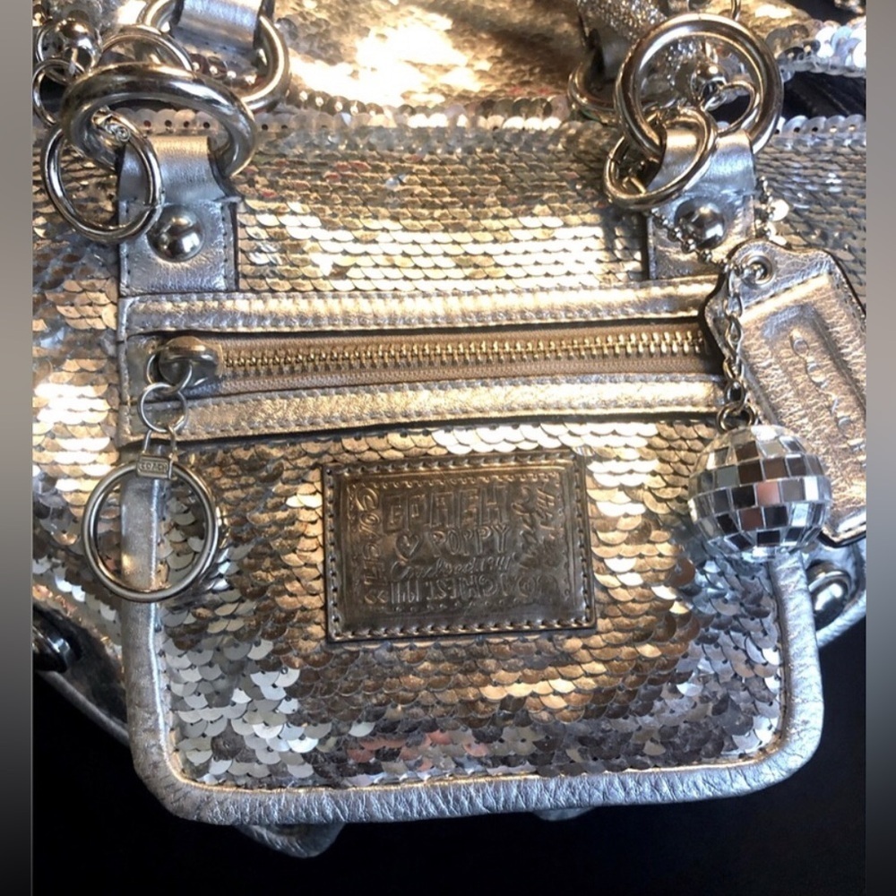 Auth Coach Poppy Silver Sequin Spotlight Tote Bag Medium Great Condition Vintage - Picture 4 of 17